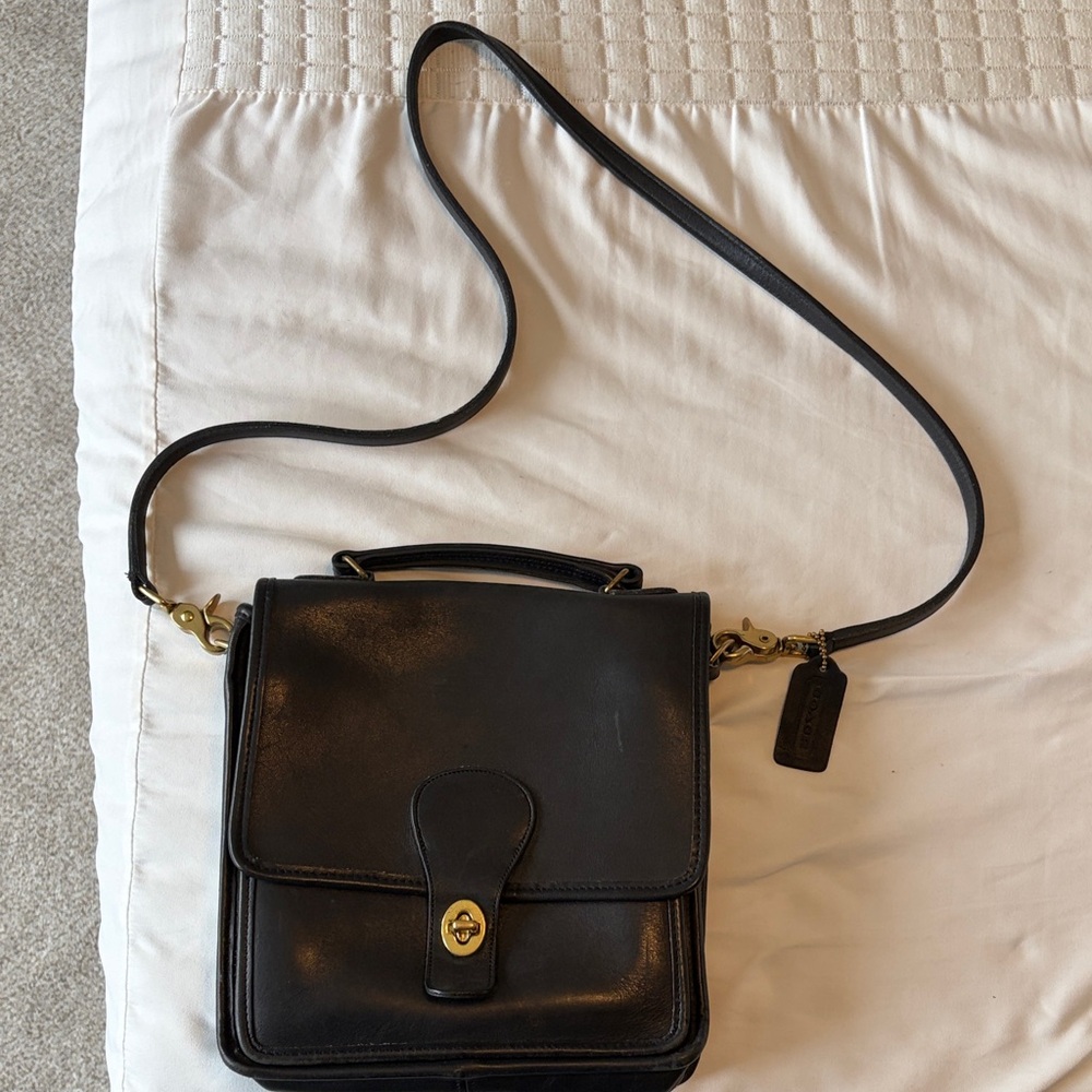 Coach Willis Black Leather Crossbody Bag